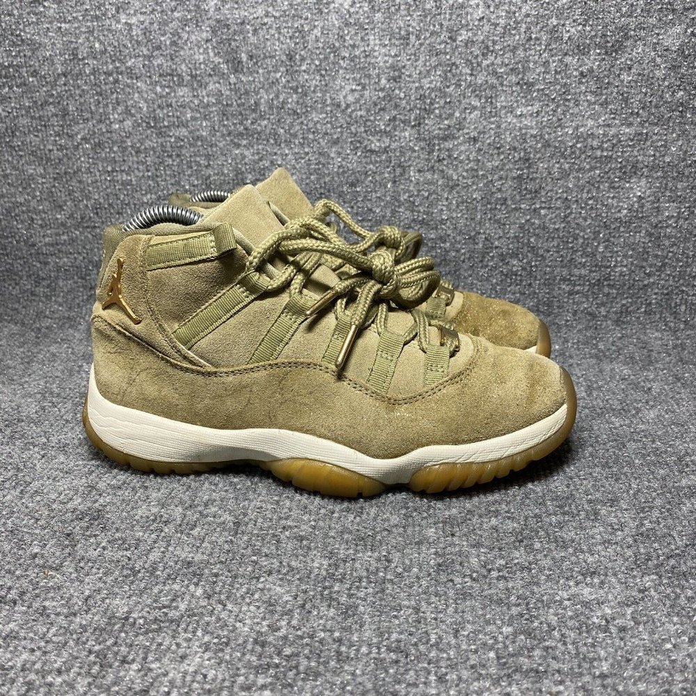 Jordan 11 Retro Neutral Olive Womens 7 Lace Up Shoes AR0715-200